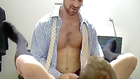 Sexy blondie with great ass gets