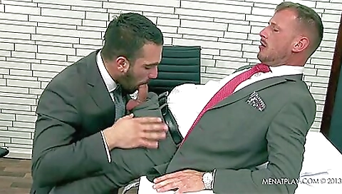 Make & sex with my husband in the house of her pussy