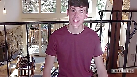 Spanish girl fucks her first time