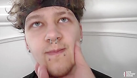 Teeny masturbation with sexy blonde