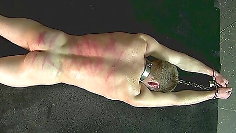 Sexy chick fucks her boyfriend in a stripper