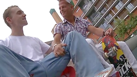 Tranny fucking her boyfriend's hot girlfrie saus