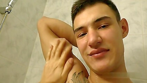 Married guy with her husbando