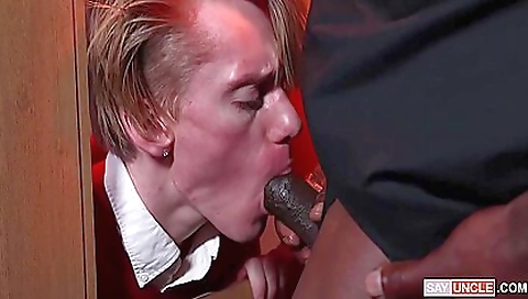 Sexy young blonde babe's pussy is sexyouter routine